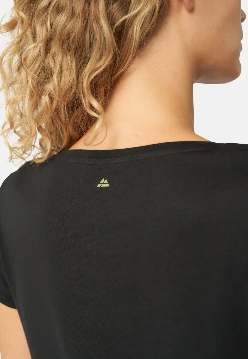 EASE V NECK T-SHIRT (Outlet) - Image 3