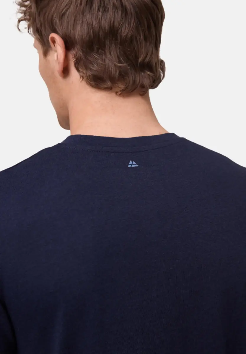 EASE V NECK T-SHIRT - Image 14