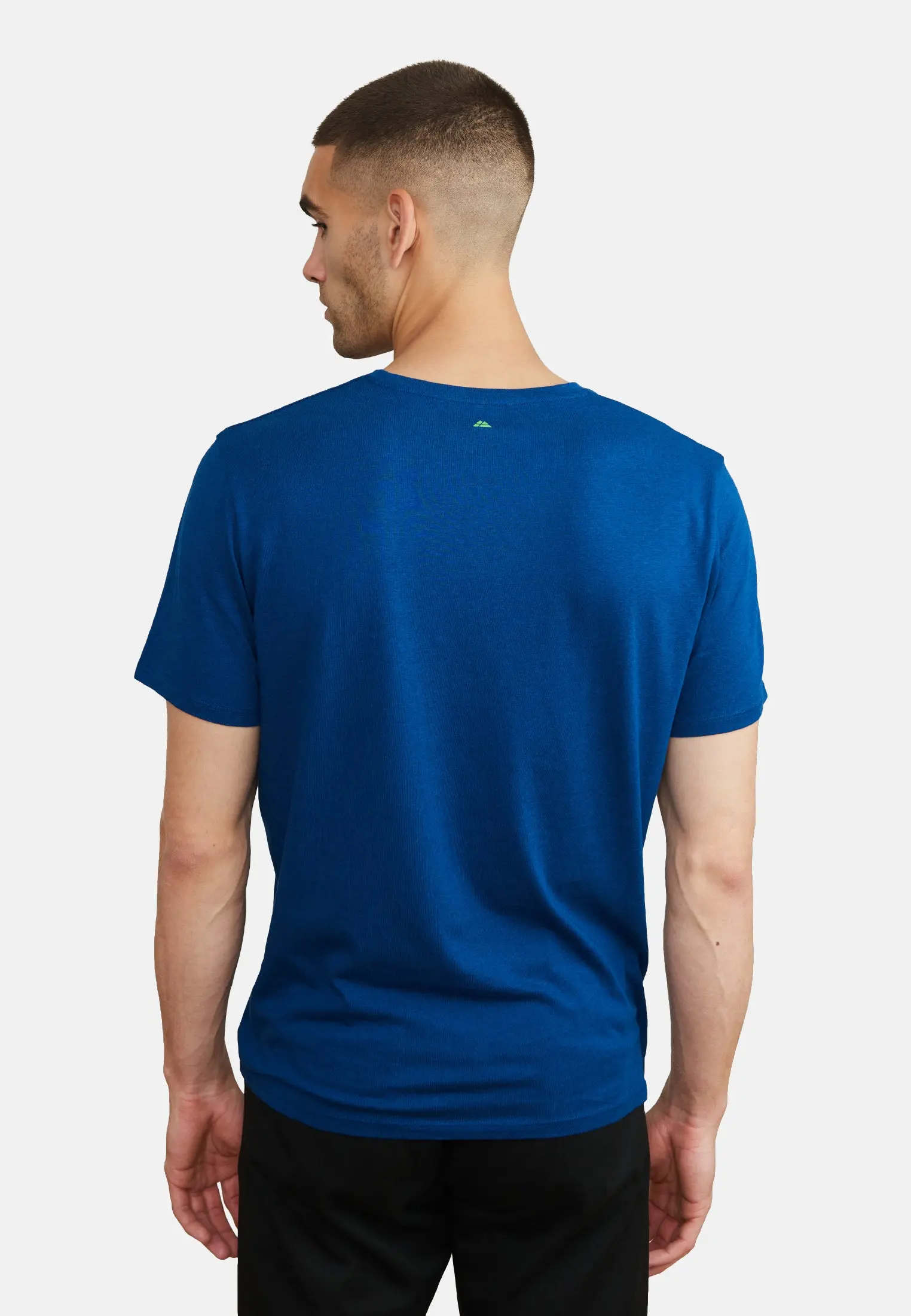 EASE V NECK T-SHIRT (Outlet) - Image 4